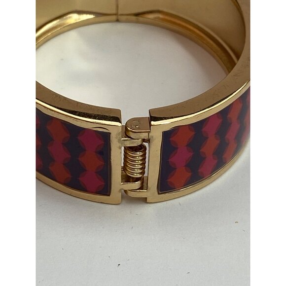 Avon Gold-Tone Geometric Hinged Bangle Bracelet With Red & Pink Pattern J0251 - Picture 3 of 9